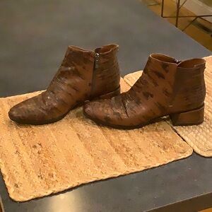 Franco Sarto ankle boots. Side zipper size 9